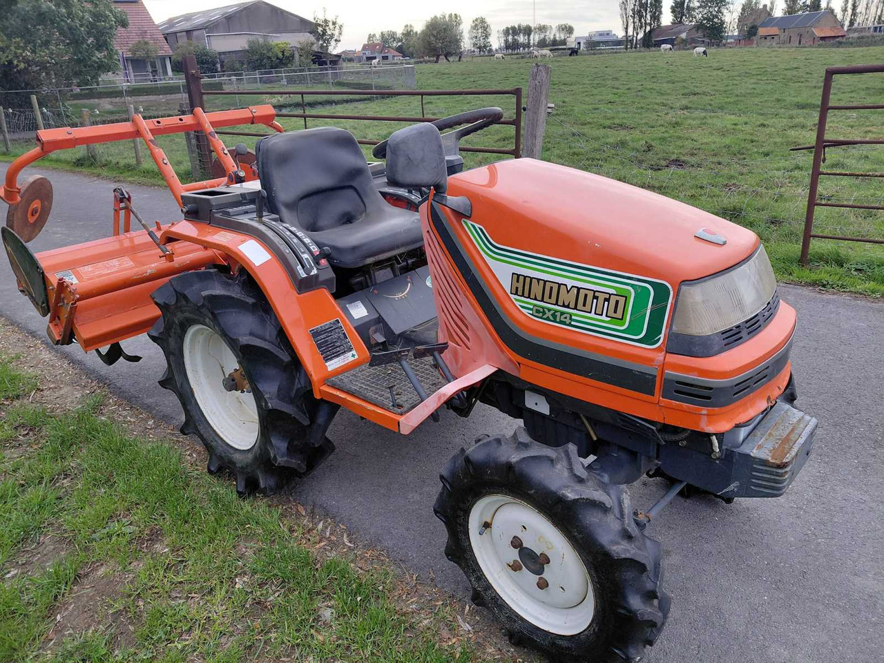 Hinomoto C14 - Compact tractor: picture 2 Hinomoto C14 - Compact tractor: picture 2