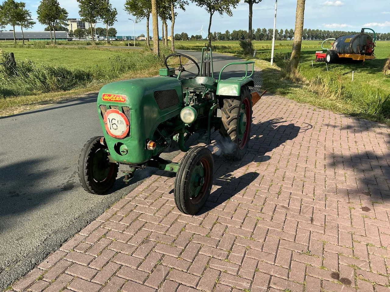 Holder B12 - Farm tractor: picture 1 Holder B12 - Farm tractor: picture 1