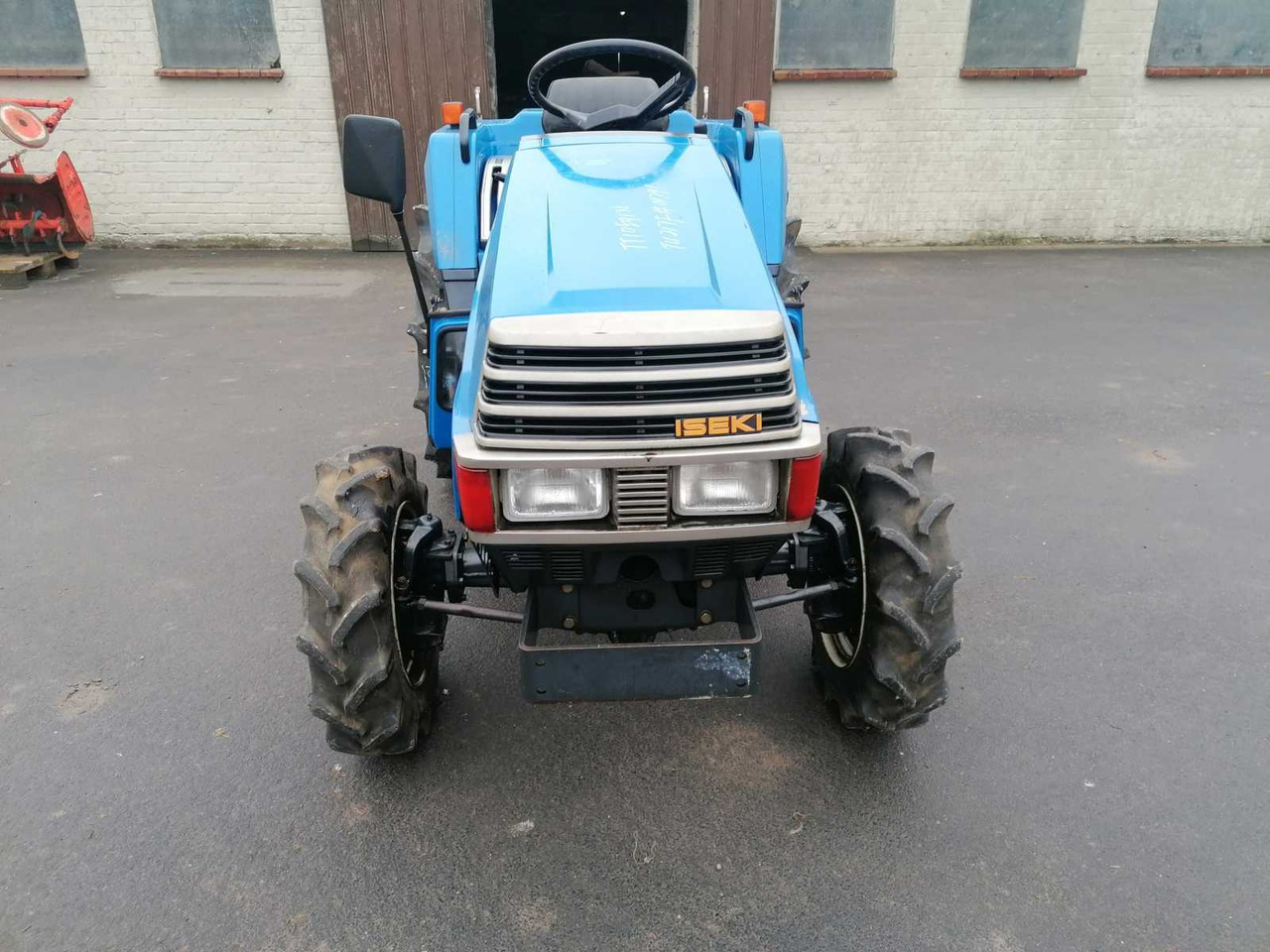 Iseki TU217F - Compact tractor: picture 2 Iseki TU217F - Compact tractor: picture 2