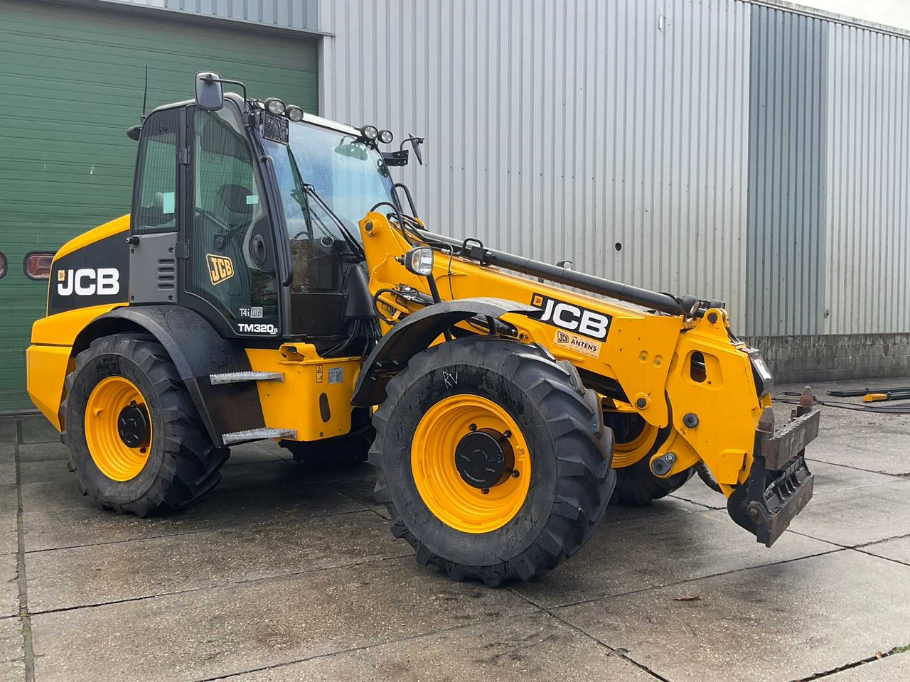 JCB TM320s - Wheel loader: picture 1 JCB TM320s - Wheel loader: picture 1
