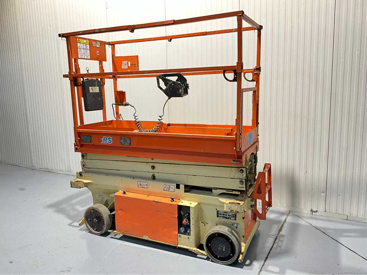 JLG -6RS - AERIAL PLATFORM, BJ. 2015 WORKING HEIGHT 7.8M, EXTENDABLE TO 2.55M - Aerial platform: picture 3 JLG -6RS - AERIAL PLATFORM, BJ. 2015 WORKING HEIGHT 7.8M, EXTENDABLE TO 2.55M - Aerial platform: picture 3