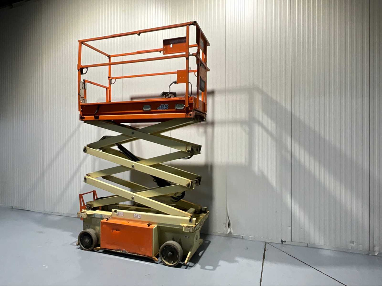JLG -6RS - AERIAL PLATFORM, WORKING HEIGHT 7.8M, EXTENDABLE TO 2.55M, 199 HOURS. YEAR 2015 - Aerial platform: picture 5 JLG -6RS - AERIAL PLATFORM, WORKING HEIGHT 7.8M, EXTENDABLE TO 2.55M, 199 HOURS. YEAR 2015 - Aerial platform: picture 5