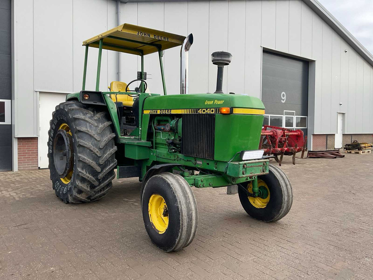 John Deere 4040 - Farm tractor: picture 3 John Deere 4040 - Farm tractor: picture 3