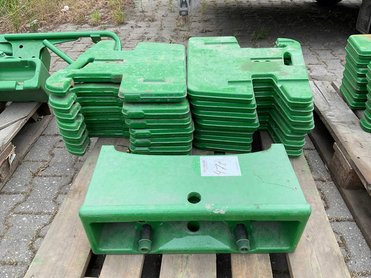 John Deere 50 kg - Front loader for tractor: picture 1 John Deere 50 kg - Front loader for tractor: picture 1
