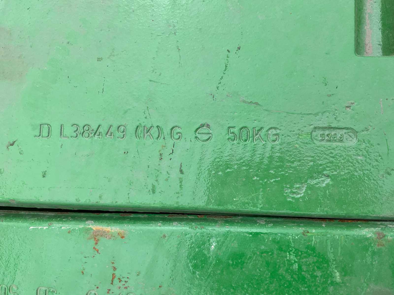 John Deere 50 kg - Front loader for tractor: picture 3 John Deere 50 kg - Front loader for tractor: picture 3