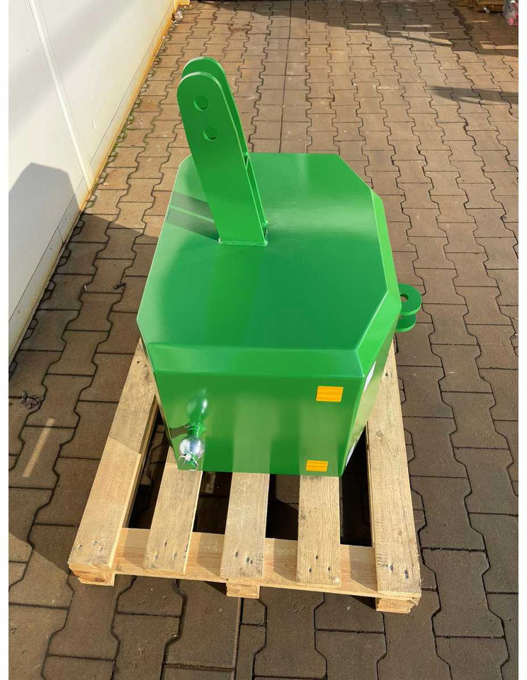 John Deere 550KG - Front loader for tractor: picture 3 John Deere 550KG - Front loader for tractor: picture 3