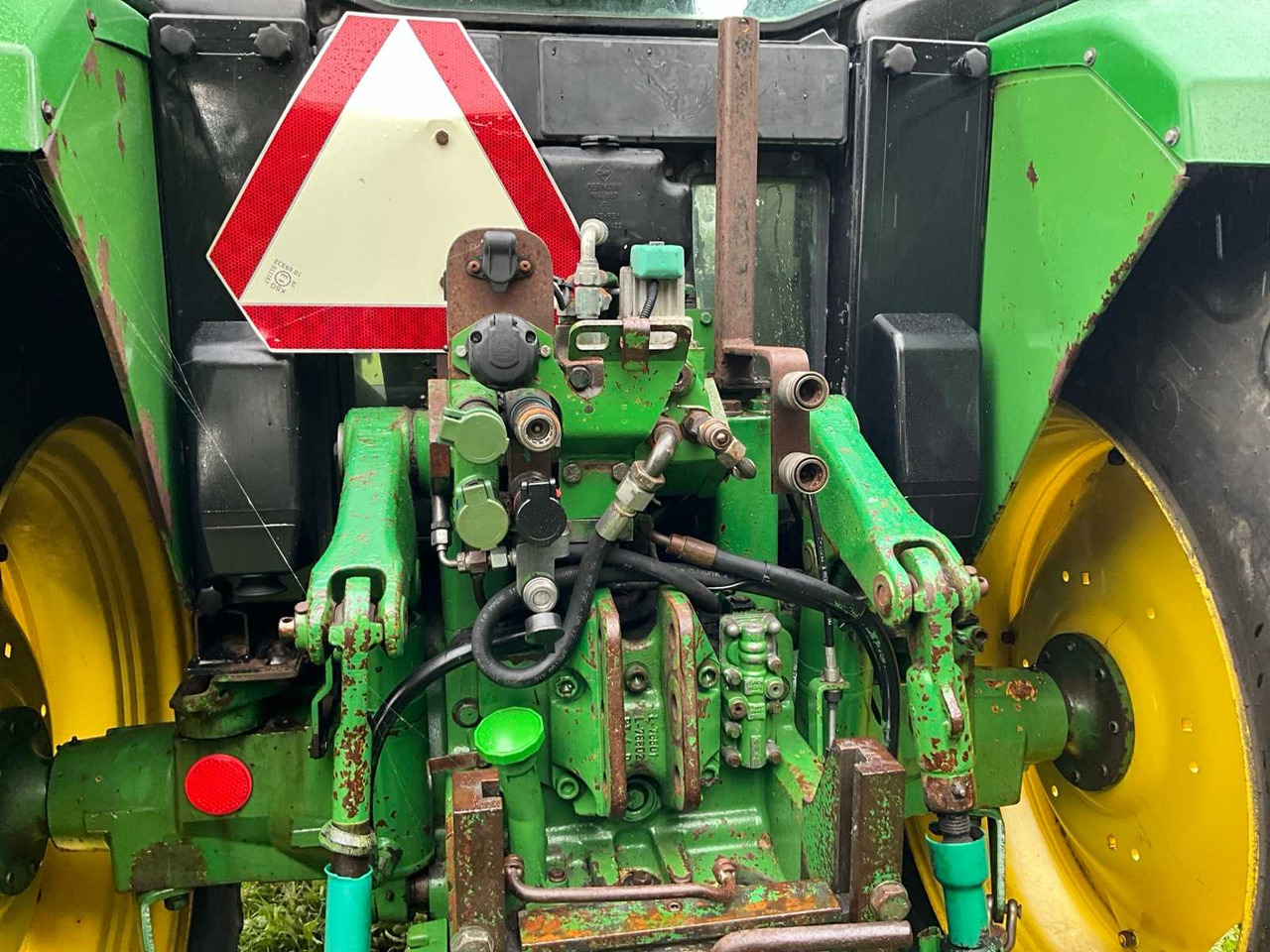 Farm tractor John Deere 6200: picture 21 Farm tractor John Deere 6200: picture 21