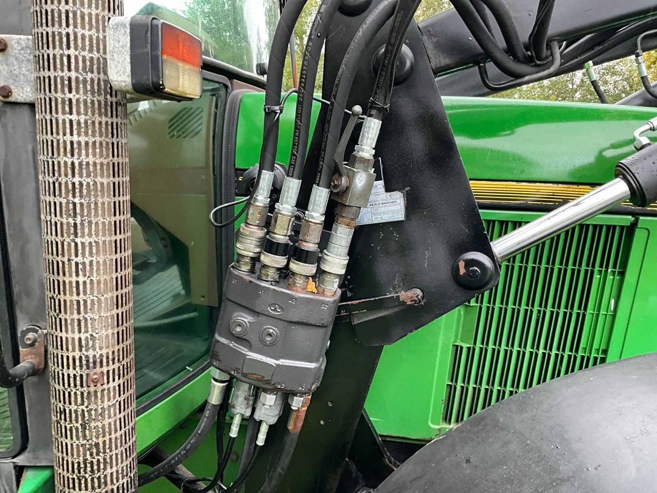 Farm tractor John Deere 6200: picture 17 Farm tractor John Deere 6200: picture 17