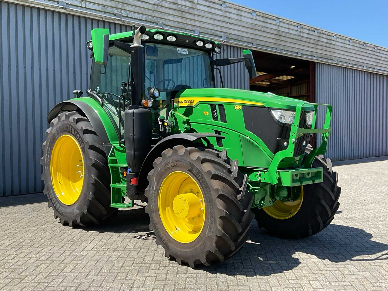 John Deere 6R 185 - Farm tractor: picture 2 John Deere 6R 185 - Farm tractor: picture 2