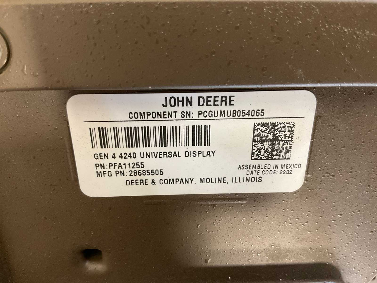 John Deere GEN 4 4240 - Front loader for tractor: picture 3 John Deere GEN 4 4240 - Front loader for tractor: picture 3