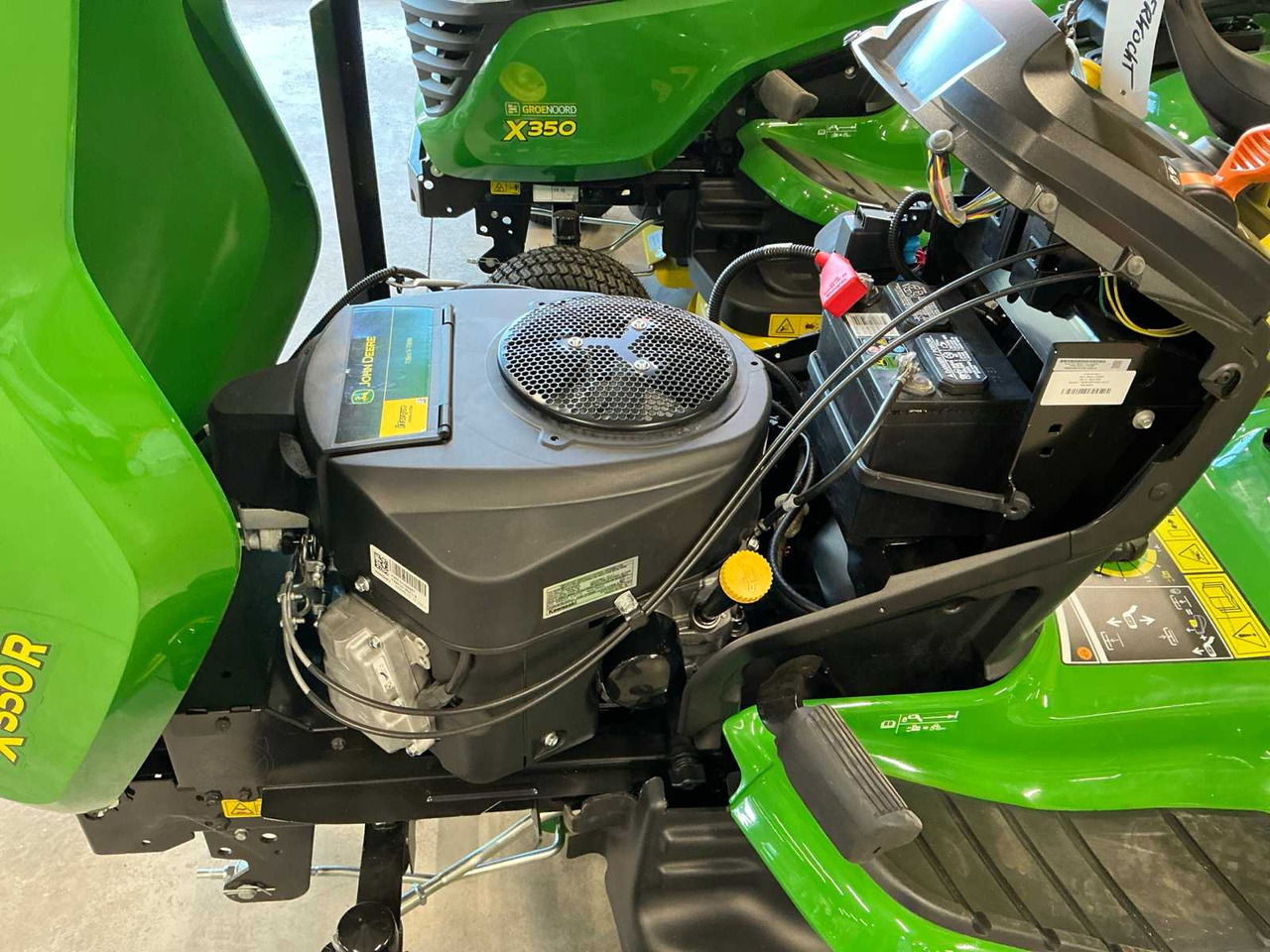 Lawn mower John Deere X350R: picture 10