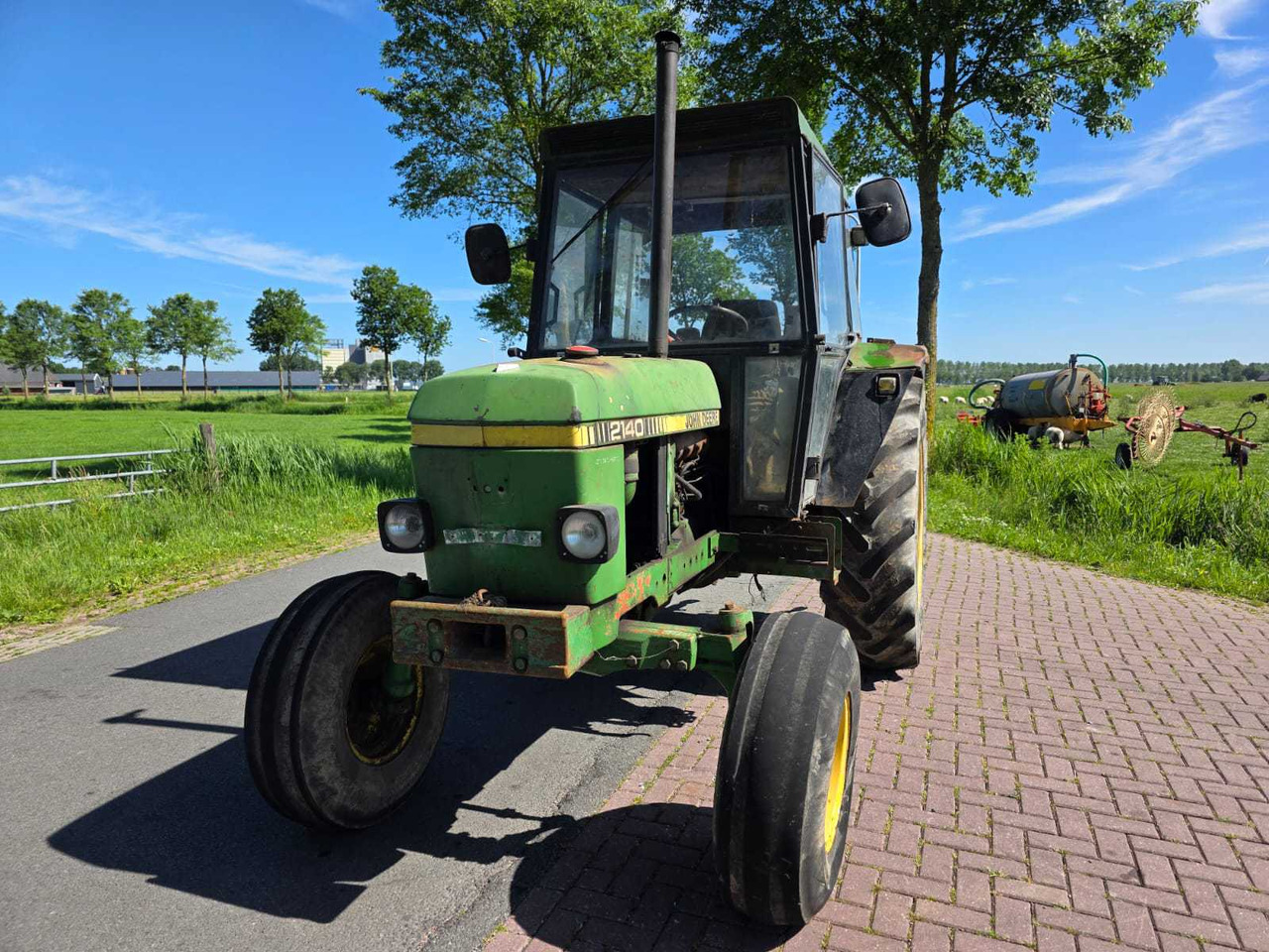 John deere 2140 - Farm tractor: picture 2 John deere 2140 - Farm tractor: picture 2