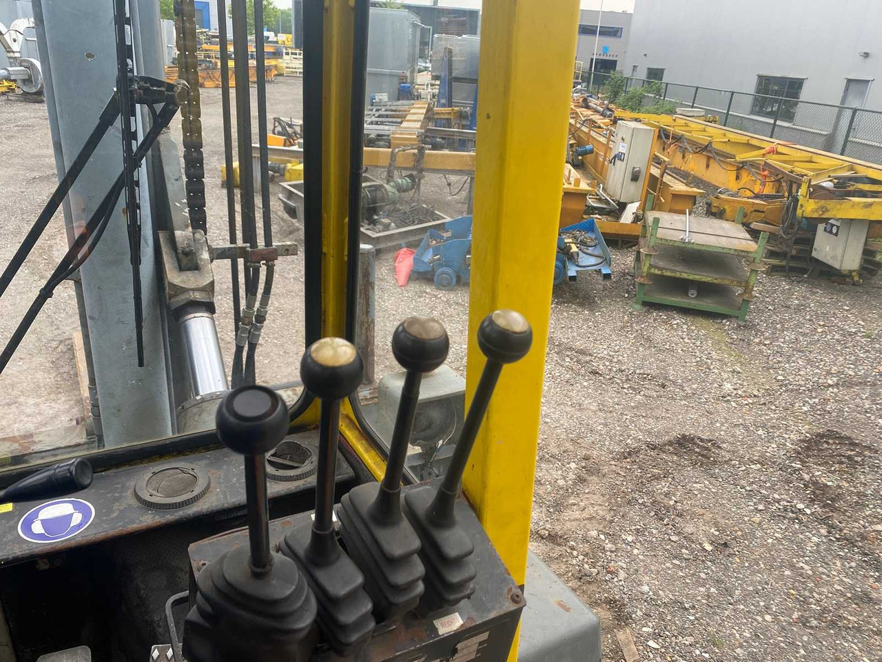 KALMAR - DC 12-600 - DIESEL FORKLIFT WITH FORK POSITIONER - Forklift: picture 5 KALMAR - DC 12-600 - DIESEL FORKLIFT WITH FORK POSITIONER - Forklift: picture 5