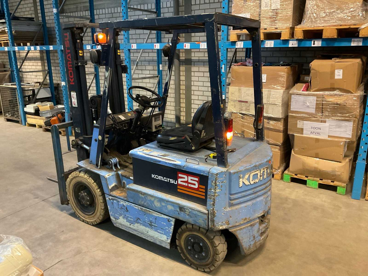 KOMATSU FB20-3 FORKLIFT - Forklift: picture 3 KOMATSU FB20-3 FORKLIFT - Forklift: picture 3