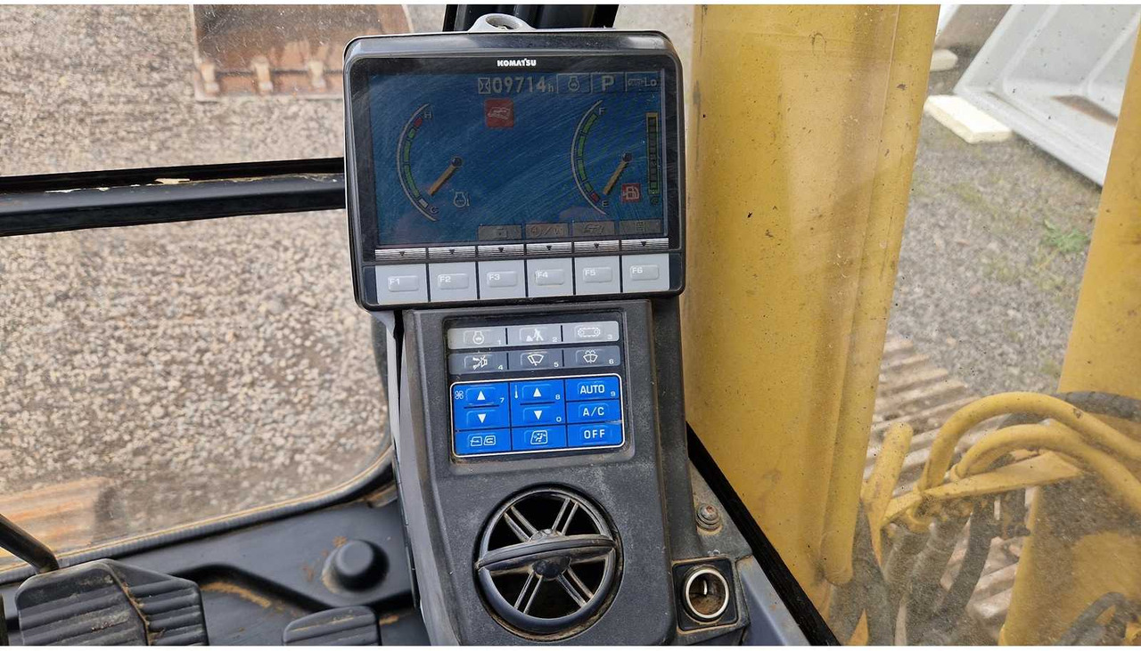 Crawler excavator Komatsu PC 190 LC-8: picture 43