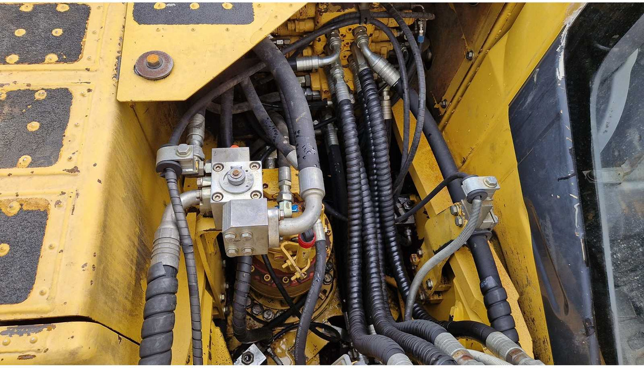 Crawler excavator Komatsu PC 190 LC-8: picture 46