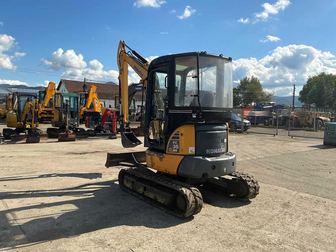 Komatsu PC35MR - 2 - Mini excavator: picture 2 Komatsu PC35MR - 2 - Mini excavator: picture 2