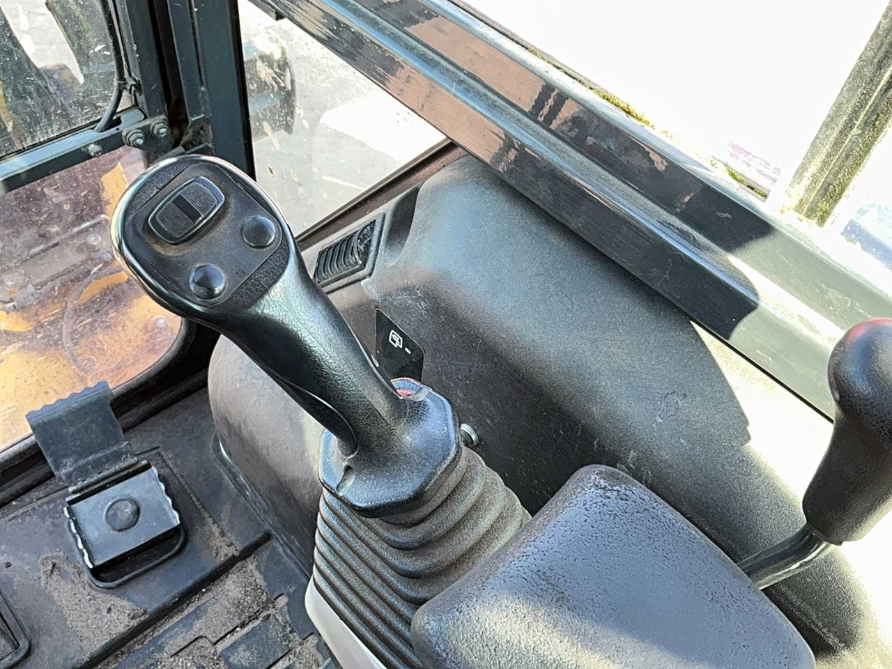 Crawler excavator Komatsu PC55MR: picture 24