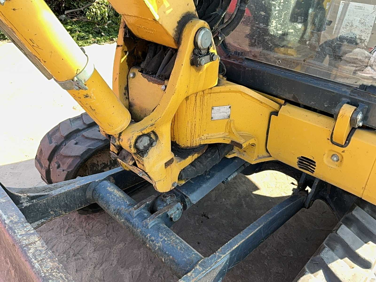 Crawler excavator Komatsu PC55MR: picture 11