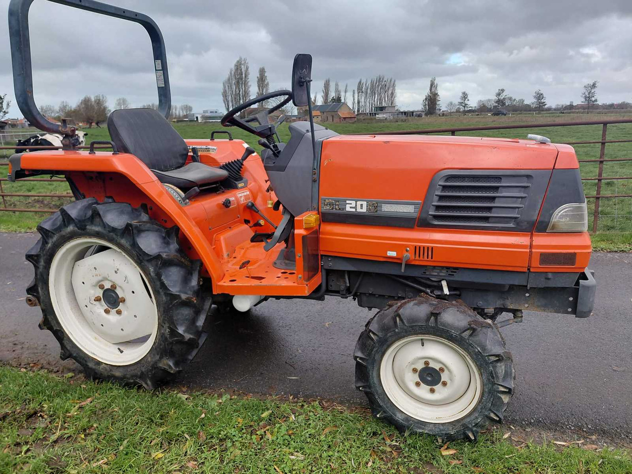 Kubota GL 200 - Compact tractor: picture 1 Kubota GL 200 - Compact tractor: picture 1
