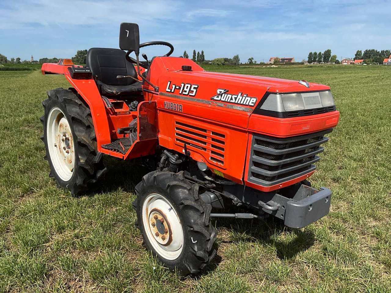 Kubota L1-195 - Compact tractor: picture 3 Kubota L1-195 - Compact tractor: picture 3