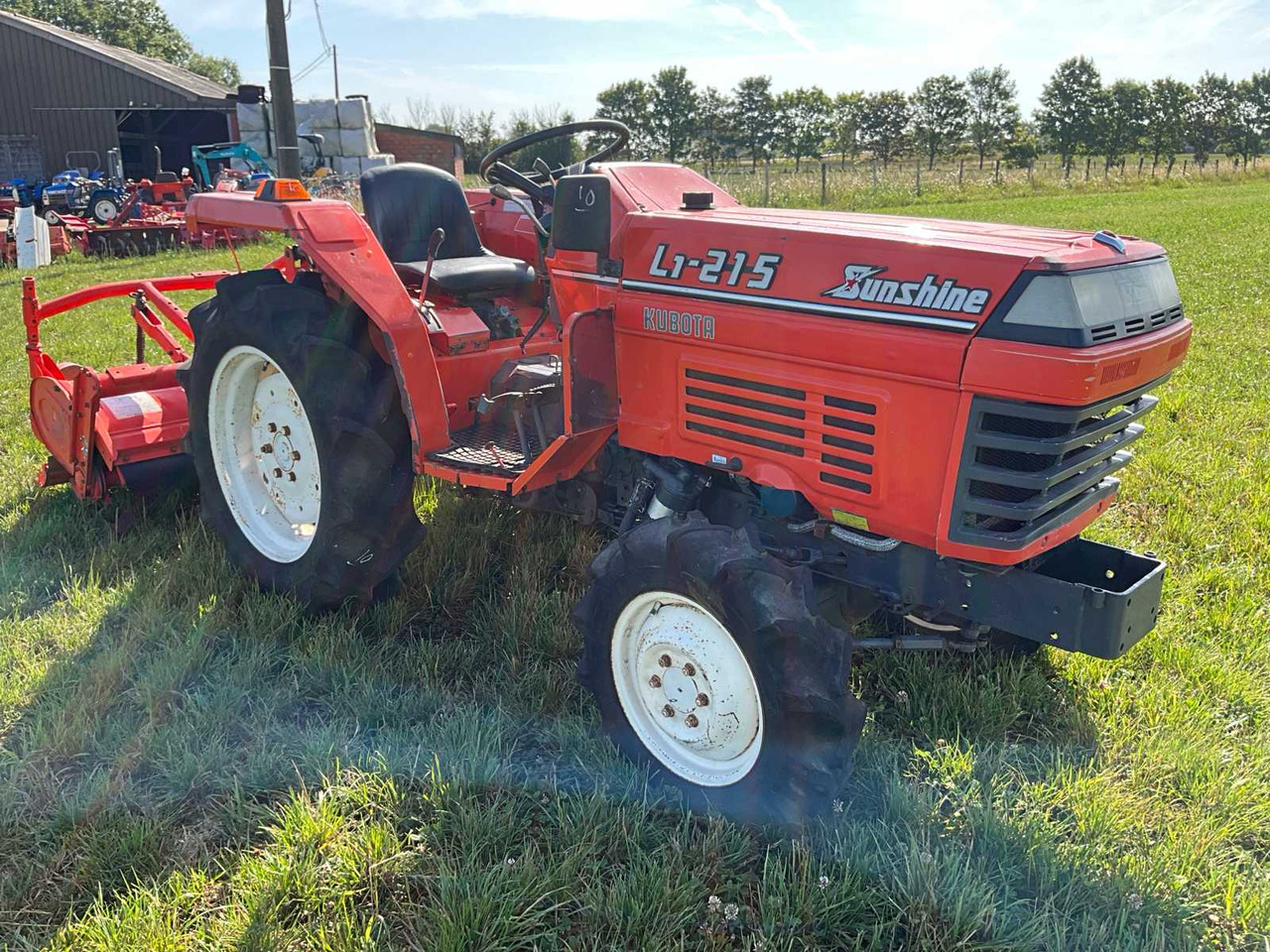 Kubota Sunshine L1-215D - Compact tractor: picture 3 Kubota Sunshine L1-215D - Compact tractor: picture 3