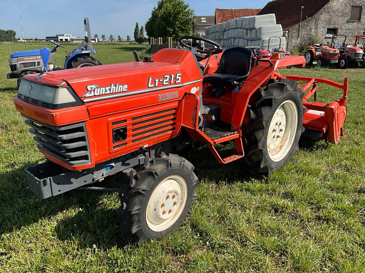 Kubota Sunshine L1-215D - Compact tractor: picture 1 Kubota Sunshine L1-215D - Compact tractor: picture 1