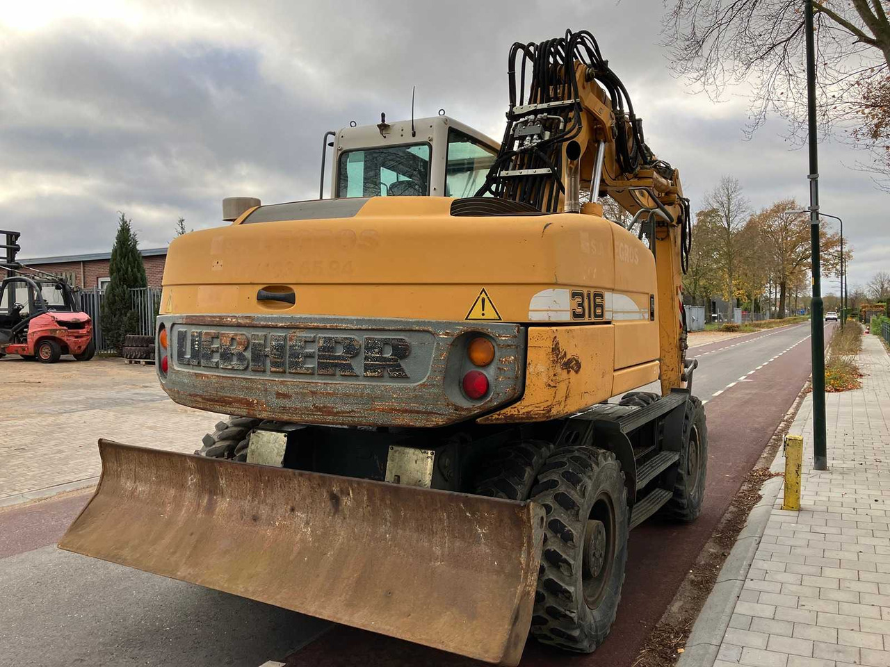 LIEBHERR - 2008 - A316 LITRONIC - WHEELED EXCAVATOR - Wheel excavator: picture 5 LIEBHERR - 2008 - A316 LITRONIC - WHEELED EXCAVATOR - Wheel excavator: picture 5
