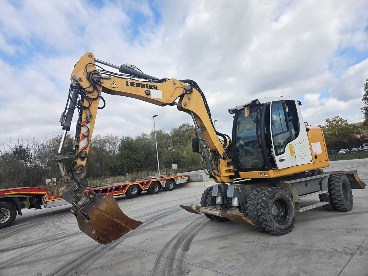 LIEBHERR - 912 COMPACT LITRONIC - WHEELED EXCAVATOR - 2017 - Wheel excavator: picture 1 LIEBHERR - 912 COMPACT LITRONIC - WHEELED EXCAVATOR - 2017 - Wheel excavator: picture 1