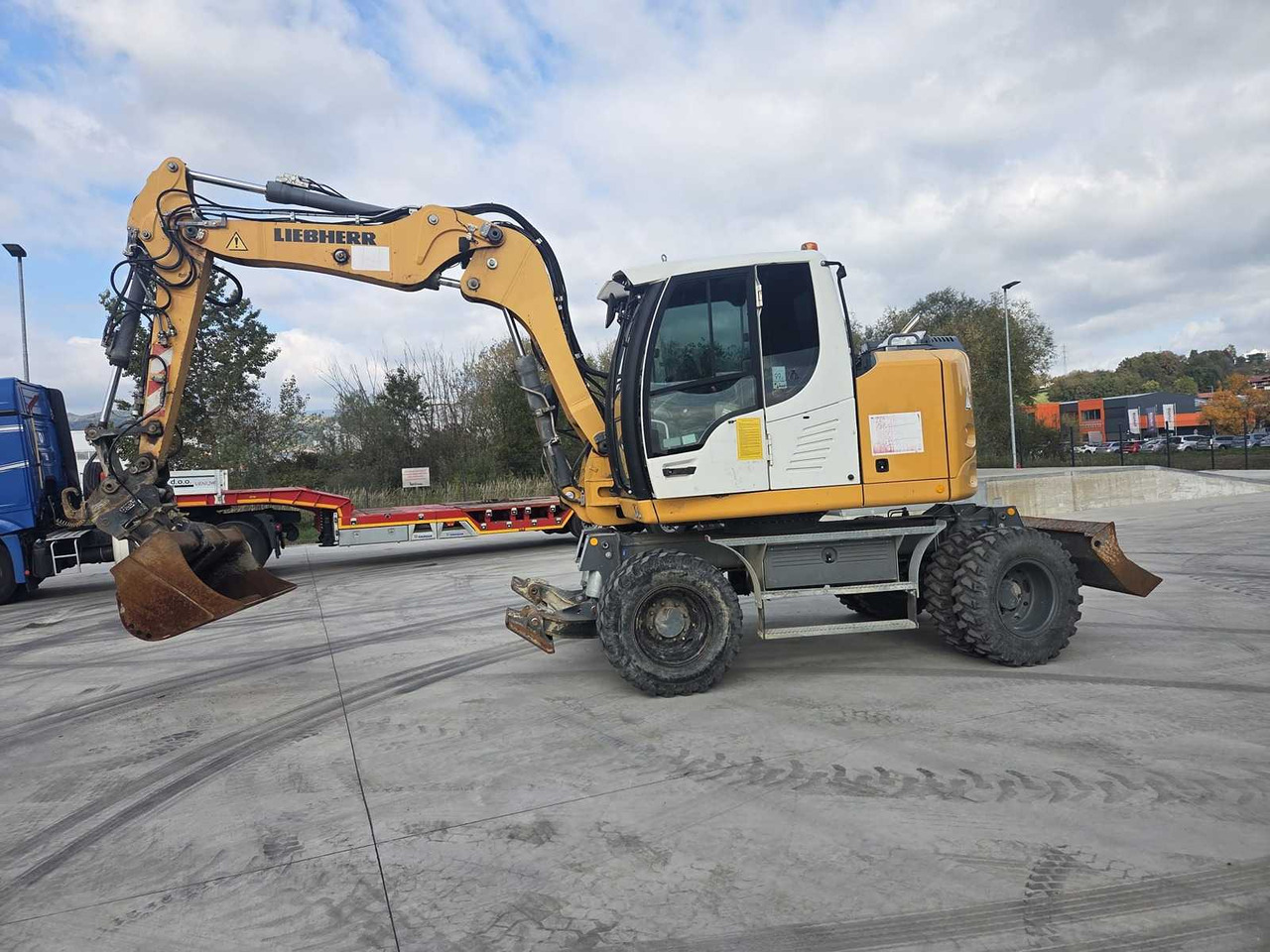 LIEBHERR - 912 COMPACT LITRONIC - WHEELED EXCAVATOR - 2017 - Wheel excavator: picture 2 LIEBHERR - 912 COMPACT LITRONIC - WHEELED EXCAVATOR - 2017 - Wheel excavator: picture 2