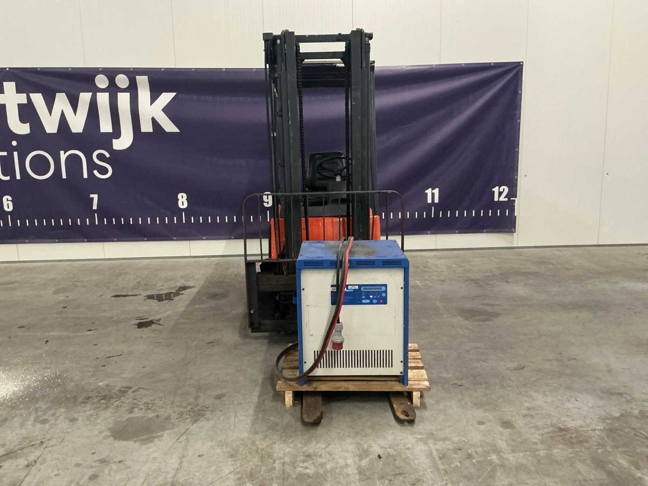 LINDE E16 FORKLIFT - Forklift: picture 3 LINDE E16 FORKLIFT - Forklift: picture 3