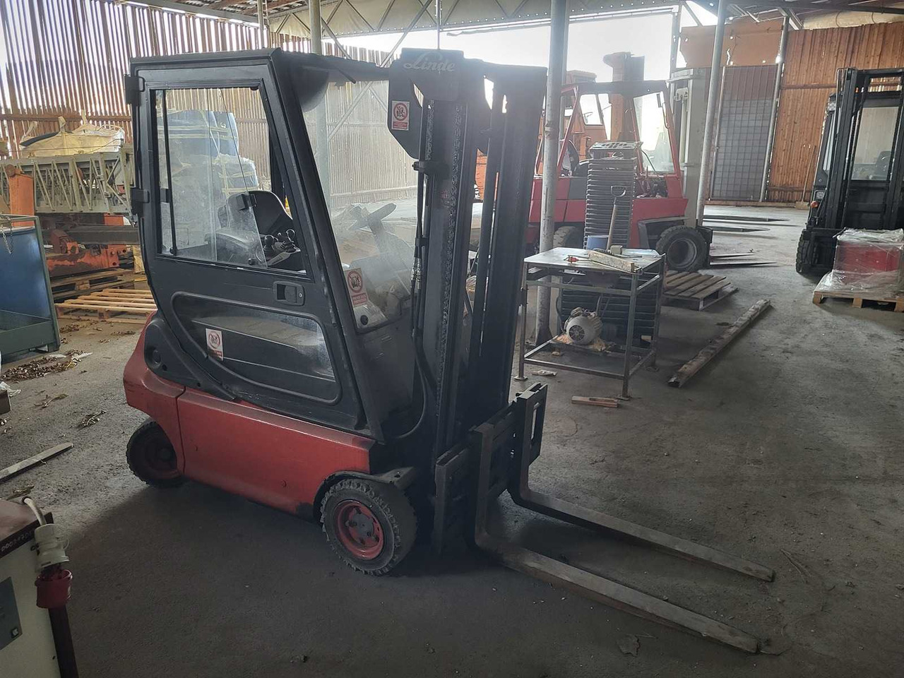 LINDE - E16P-02 - FORKLIFT TRUCKS - 2006 - Forklift: picture 5 LINDE - E16P-02 - FORKLIFT TRUCKS - 2006 - Forklift: picture 5