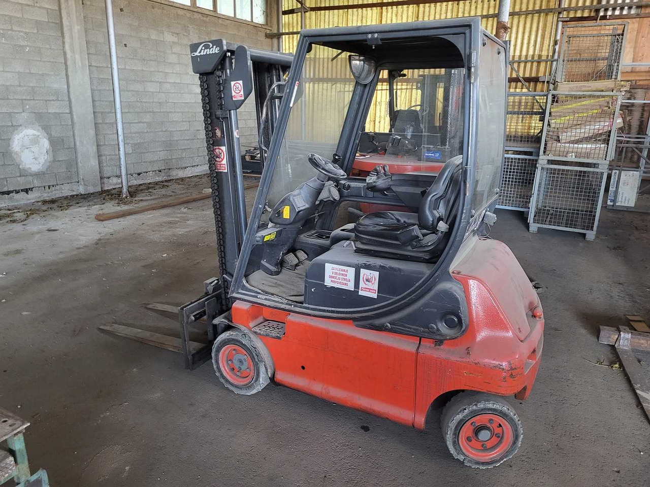 LINDE - E16P-02 - FORKLIFT TRUCKS - 2006 - Forklift: picture 2 LINDE - E16P-02 - FORKLIFT TRUCKS - 2006 - Forklift: picture 2