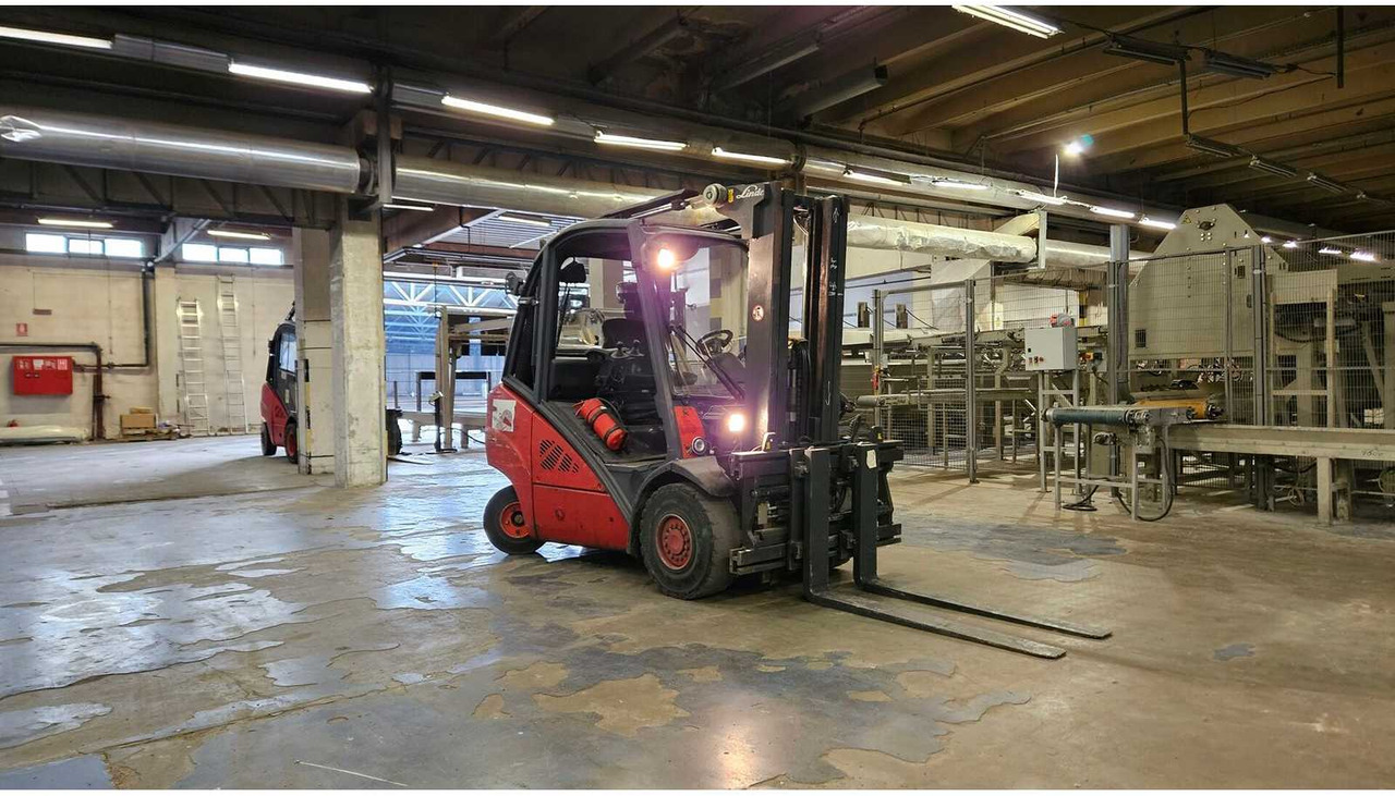 LINDE - H30T-01 - FORKLIFT TRUCKS - 2010 - Forklift: picture 1 LINDE - H30T-01 - FORKLIFT TRUCKS - 2010 - Forklift: picture 1