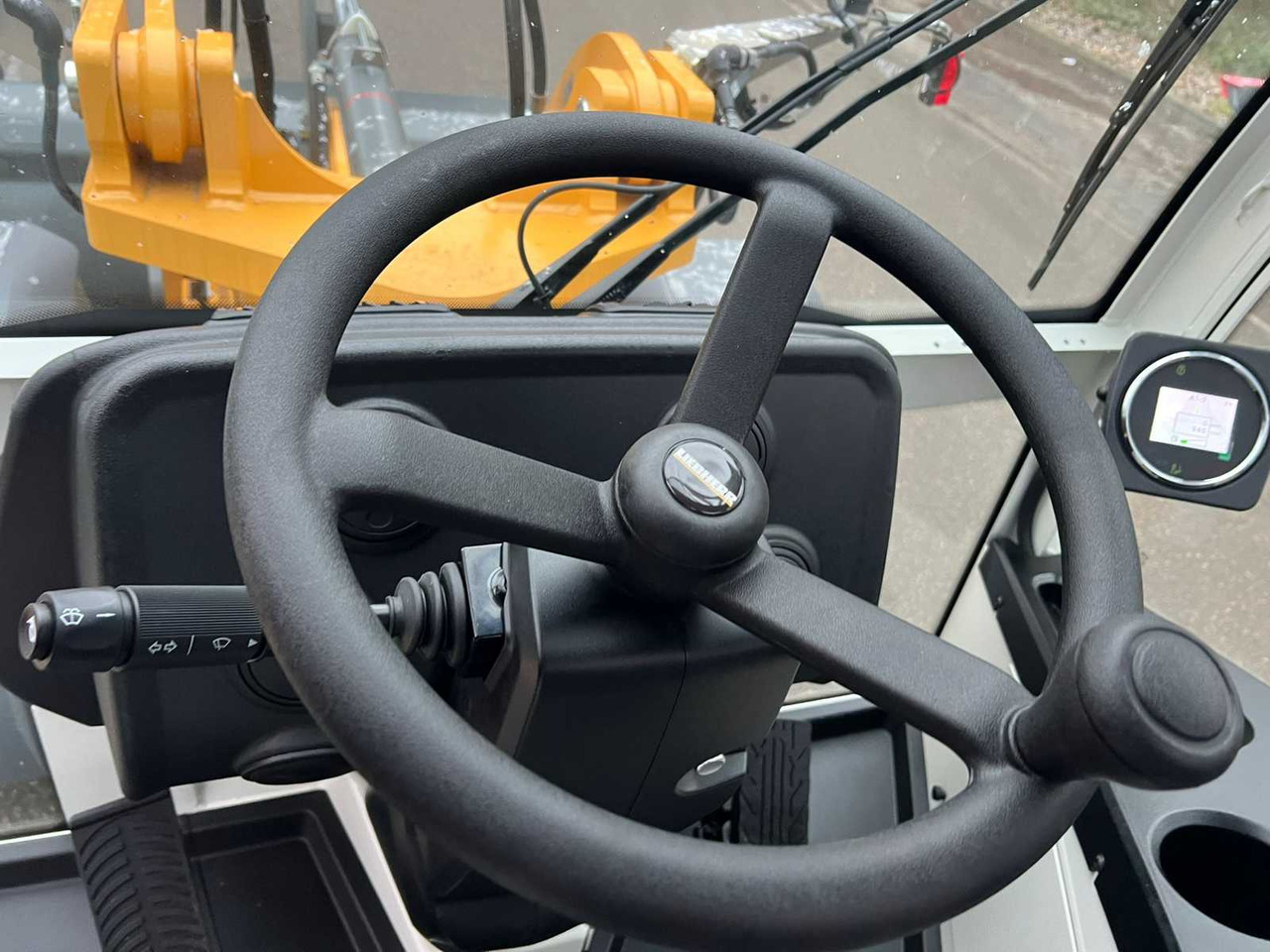 Wheel loader Liebherr L504 Compact: picture 8