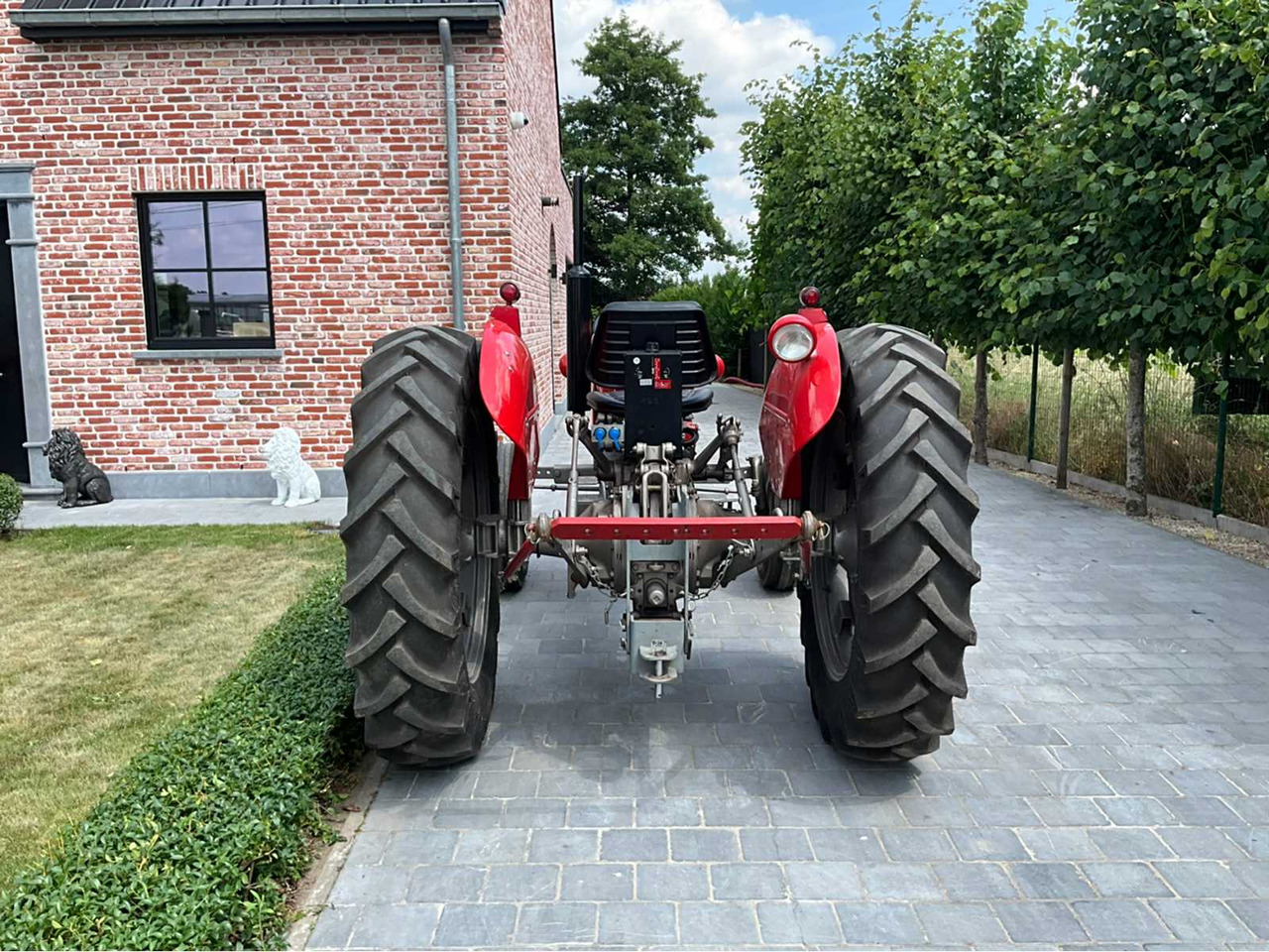 Massey Ferguson - Farm tractor: picture 4 Massey Ferguson - Farm tractor: picture 4