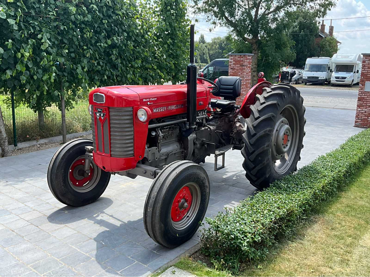 Massey Ferguson - Farm tractor: picture 1 Massey Ferguson - Farm tractor: picture 1