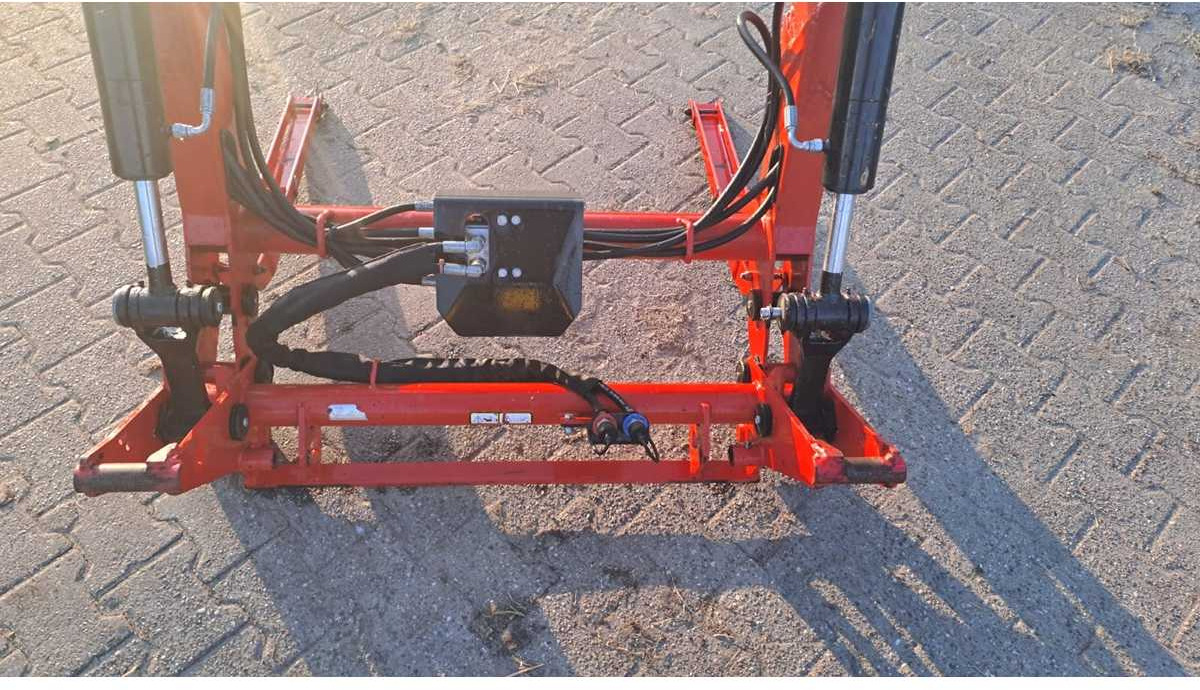 Massey Ferguson - Front loader for tractor: picture 4 Massey Ferguson - Front loader for tractor: picture 4