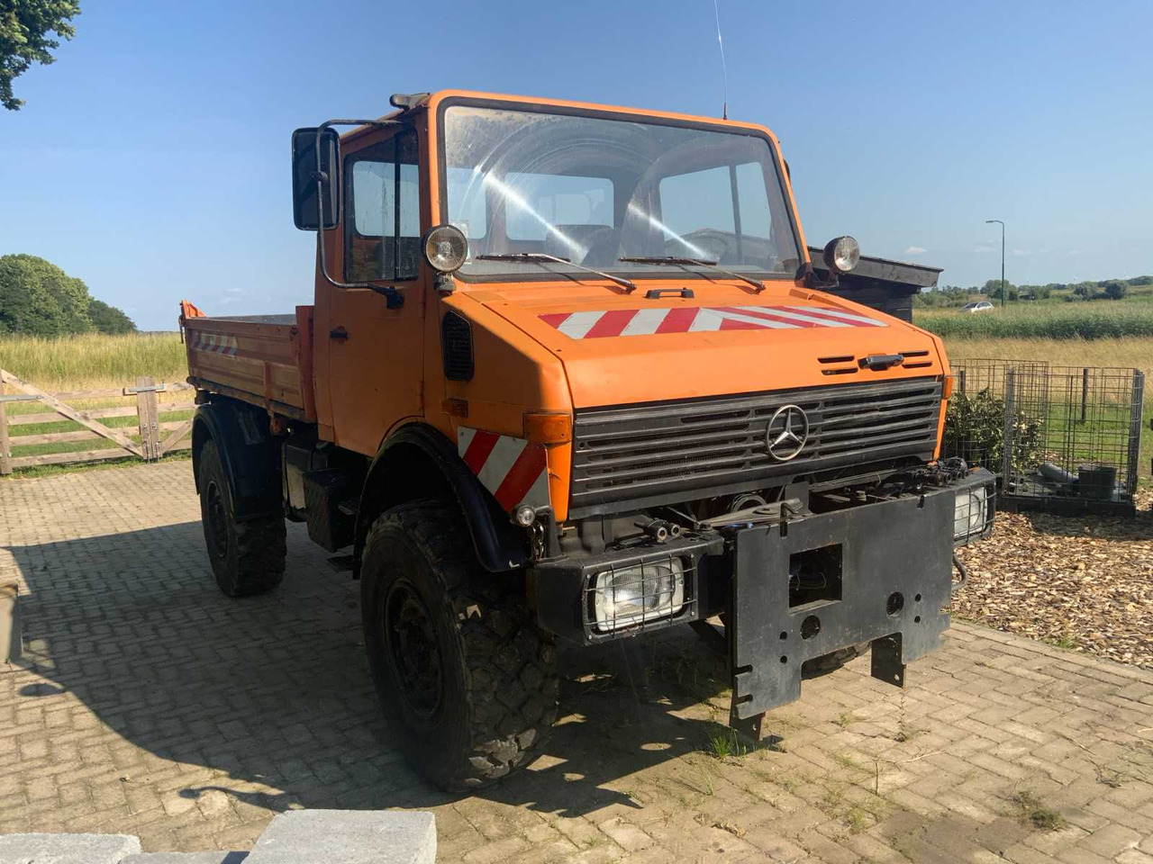 Mercedes U1650 - Farm trailer: picture 3 Mercedes U1650 - Farm trailer: picture 3