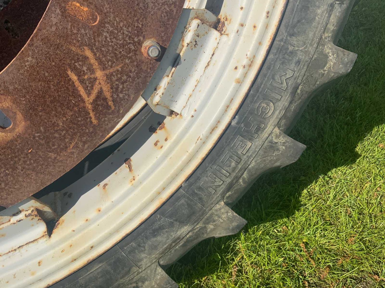 Michelin 9.5-48 bibagrip 3 - Wheels and tires for Farm tractor: picture 5 Michelin 9.5-48 bibagrip 3 - Wheels and tires for Farm tractor: picture 5