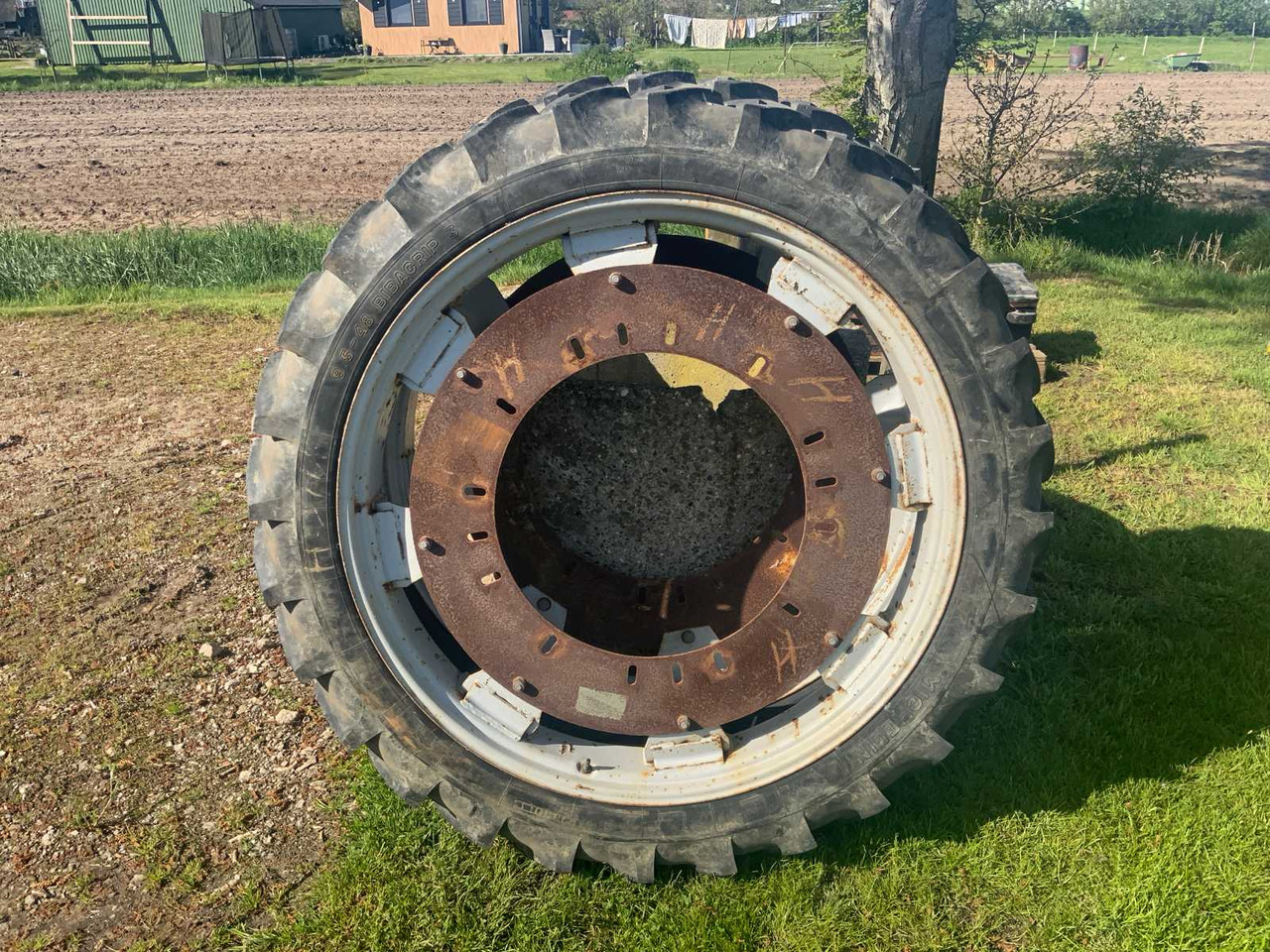 Michelin 9.5-48 bibagrip 3 - Wheels and tires for Farm tractor: picture 1 Michelin 9.5-48 bibagrip 3 - Wheels and tires for Farm tractor: picture 1