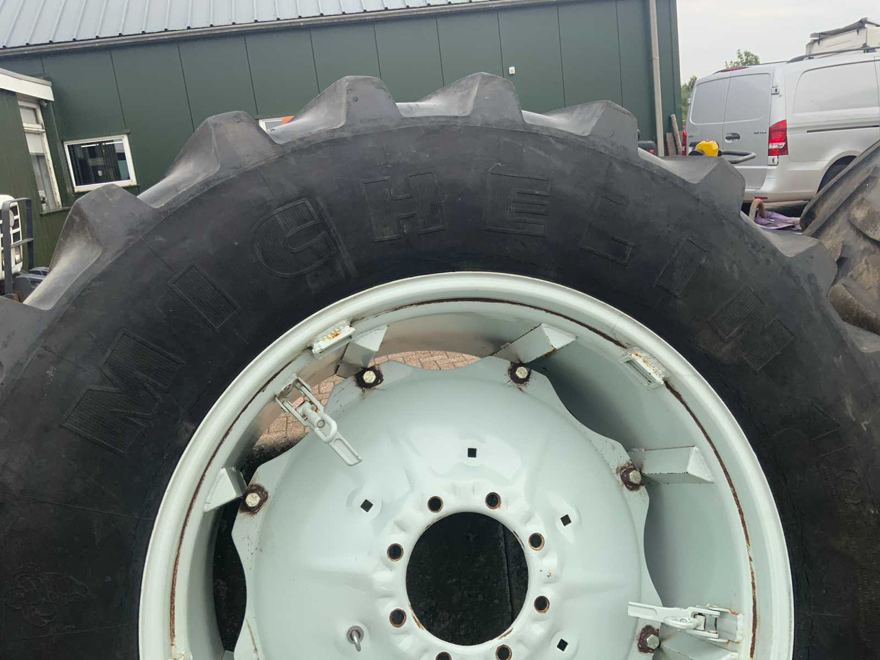 Michelin XM108 - Wheels and tires for Farm tractor: picture 5 Michelin XM108 - Wheels and tires for Farm tractor: picture 5