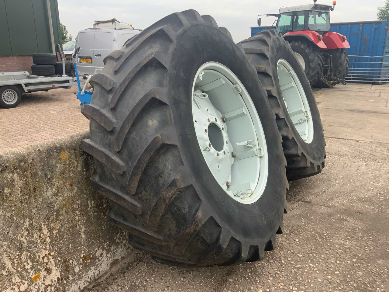 Michelin XM108 - Wheels and tires for Farm tractor: picture 3 Michelin XM108 - Wheels and tires for Farm tractor: picture 3