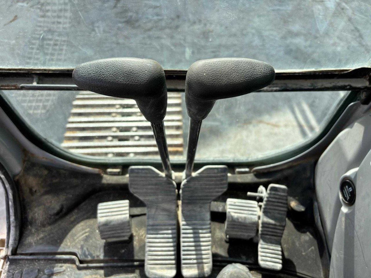 Crawler excavator New Holland NEW HOLLAND - 2008 - E265 - CRAWLER EXCAVATOR: picture 20 Crawler excavator New Holland NEW HOLLAND - 2008 - E265 - CRAWLER EXCAVATOR: picture 20