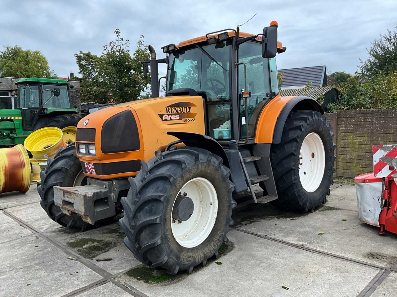 Renault Ares 816RZ - Farm tractor: picture 1 Renault Ares 816RZ - Farm tractor: picture 1