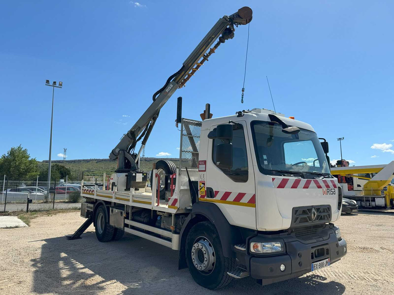 Risa Renault D14 G2T TARIÈRE - Dropside/ Flatbed truck, Crane truck: picture 3 Risa Renault D14 G2T TARIÈRE - Dropside/ Flatbed truck, Crane truck: picture 3