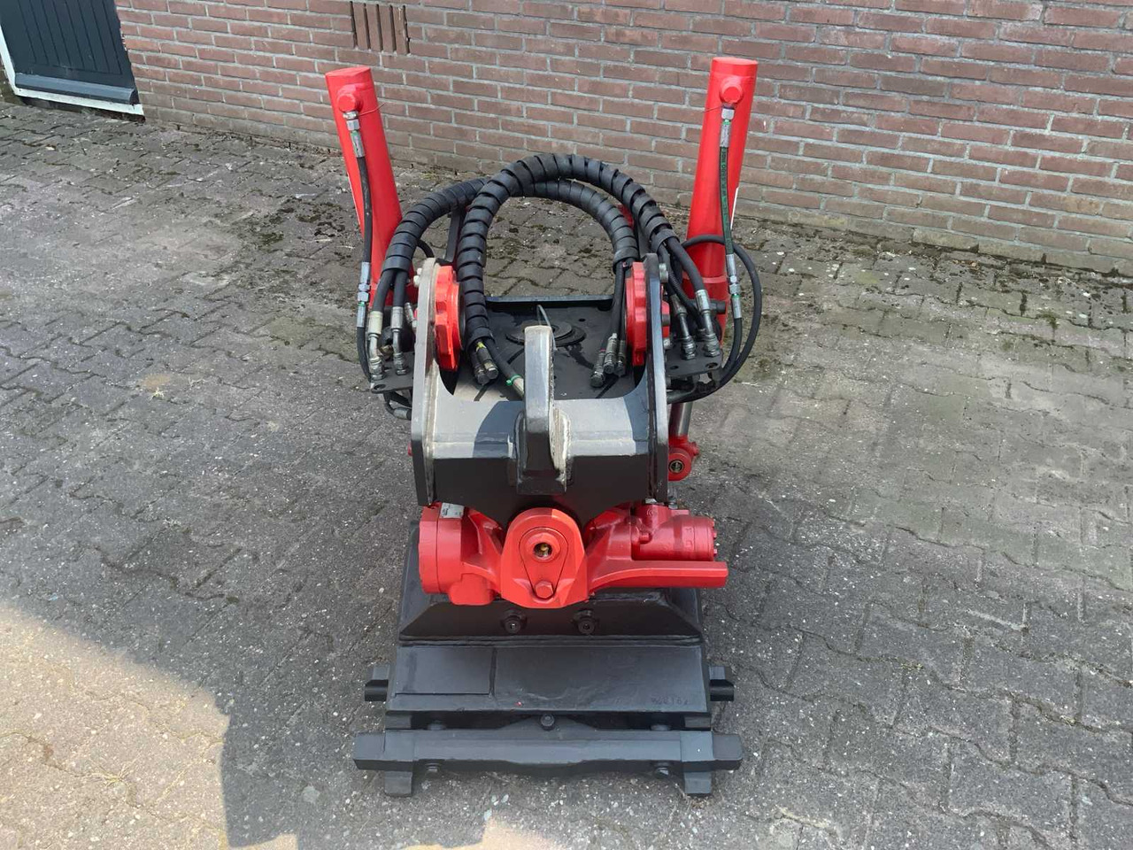 Rototilt RT 40 - Excavator bucket: picture 4 Rototilt RT 40 - Excavator bucket: picture 4