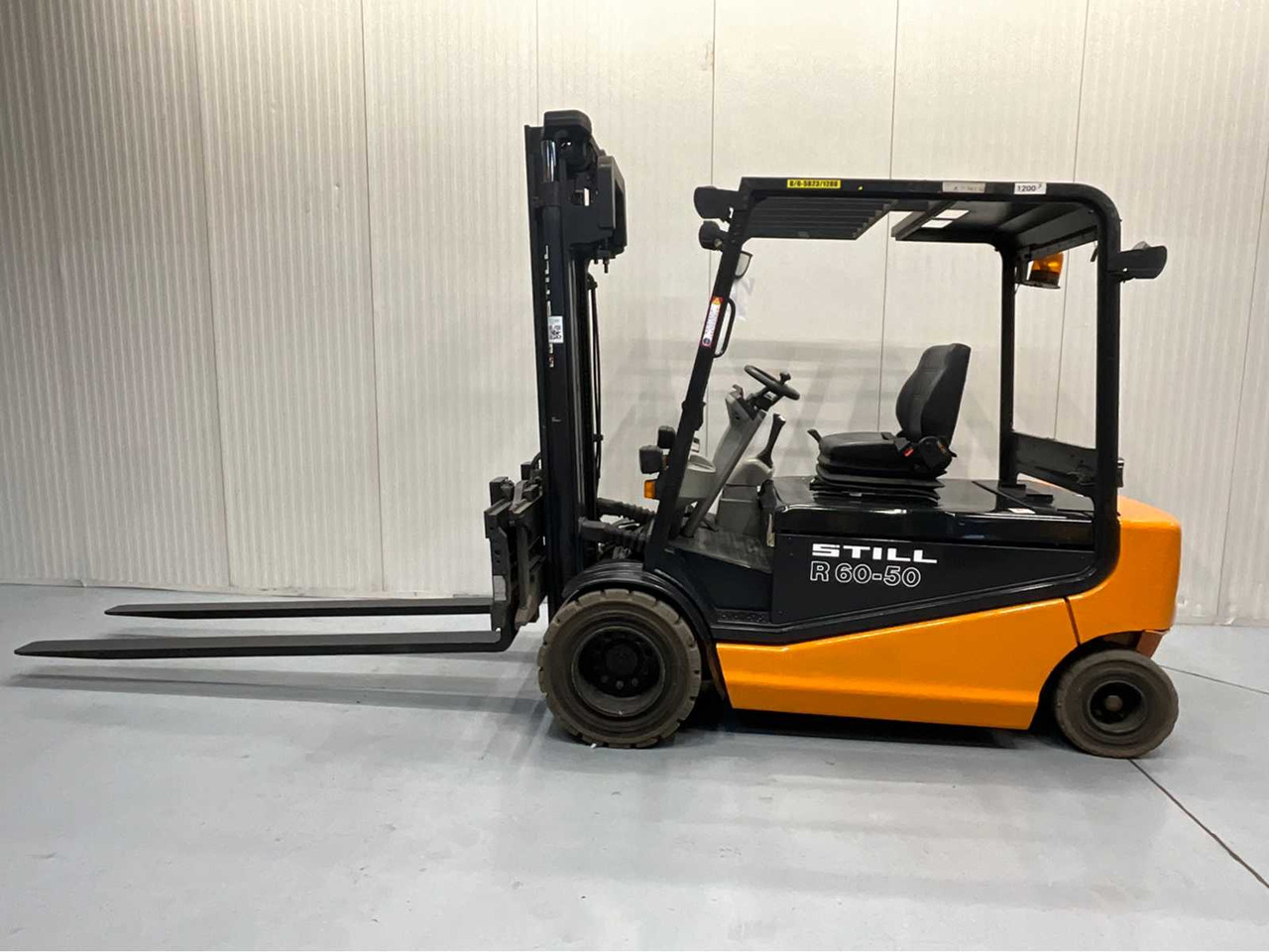 STILL R60-50 - 5000KG FORKLIFT WITH FORK SETTER BATTERY BJ. 2018 - Forklift: picture 2 STILL R60-50 - 5000KG FORKLIFT WITH FORK SETTER BATTERY BJ. 2018 - Forklift: picture 2