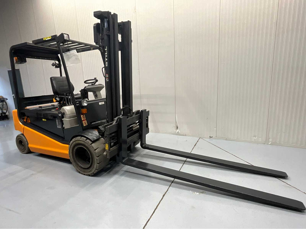 STILL R60-50 - 5000KG FORKLIFT WITH FORK SETTER BATTERY BJ. 2018 - Forklift: picture 5 STILL R60-50 - 5000KG FORKLIFT WITH FORK SETTER BATTERY BJ. 2018 - Forklift: picture 5