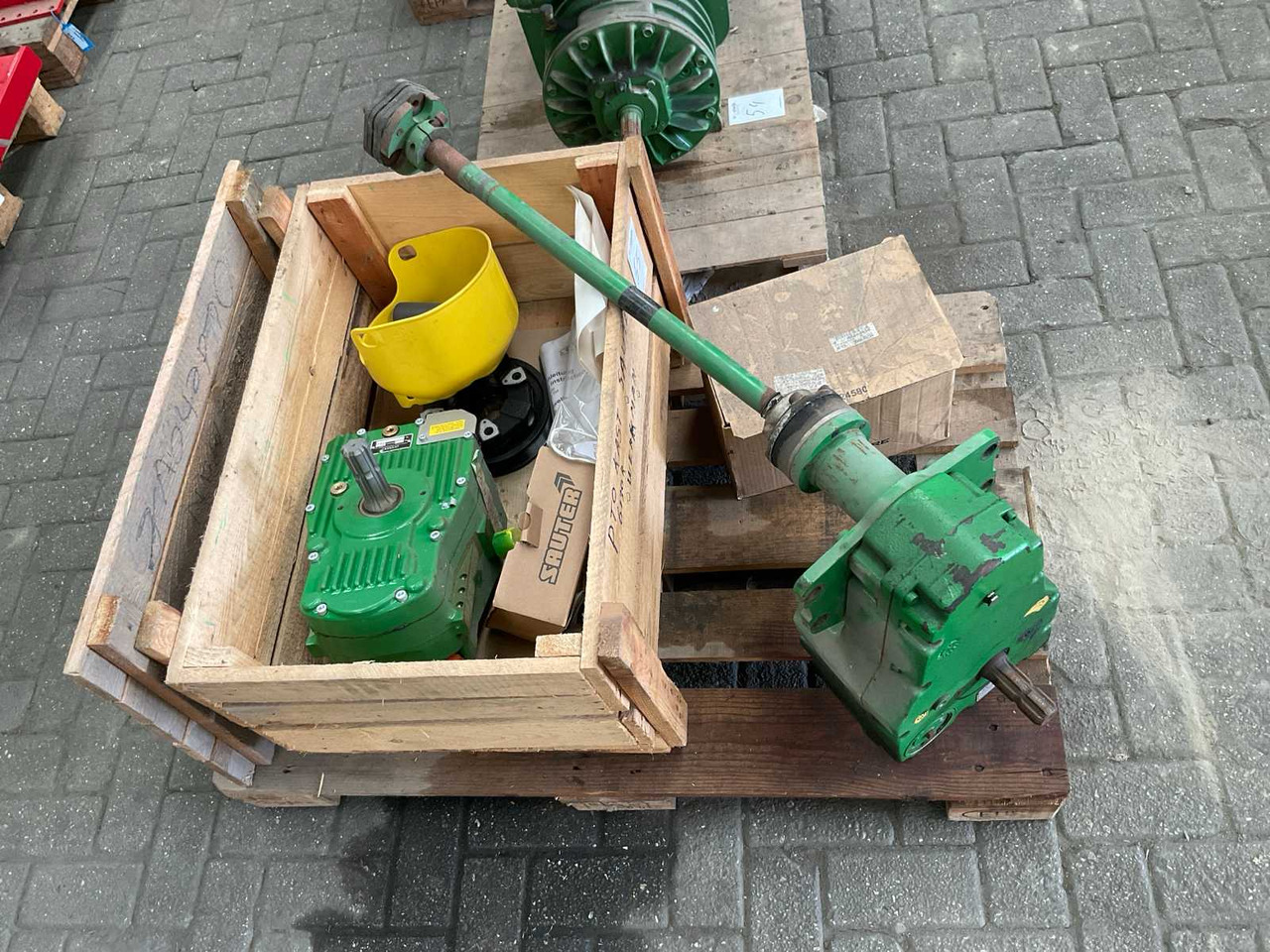 Sauter - Front loader for tractor: picture 1 Sauter - Front loader for tractor: picture 1
